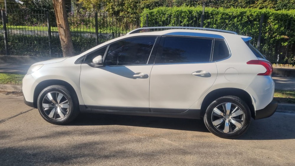 Peugeot 2008 Allure — foto 6
